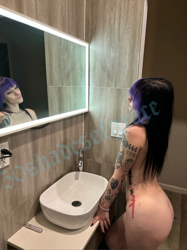 50shadesofgracexxxx8 OnlyFans creator with exclusive content