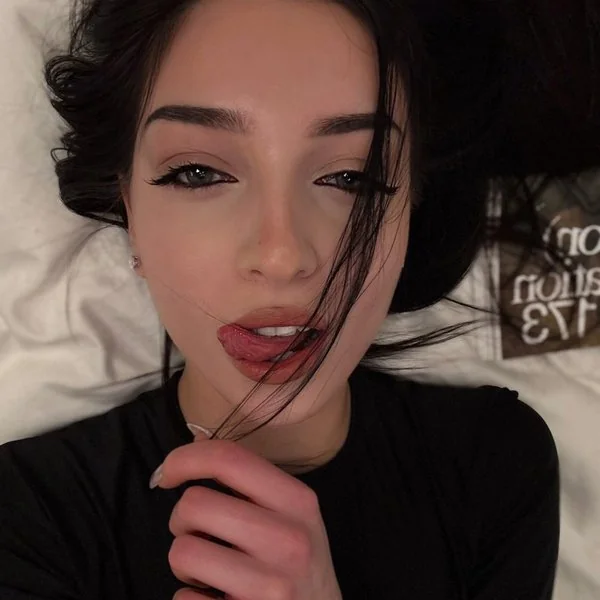 7seven7 OnlyFans creator with a pretty face