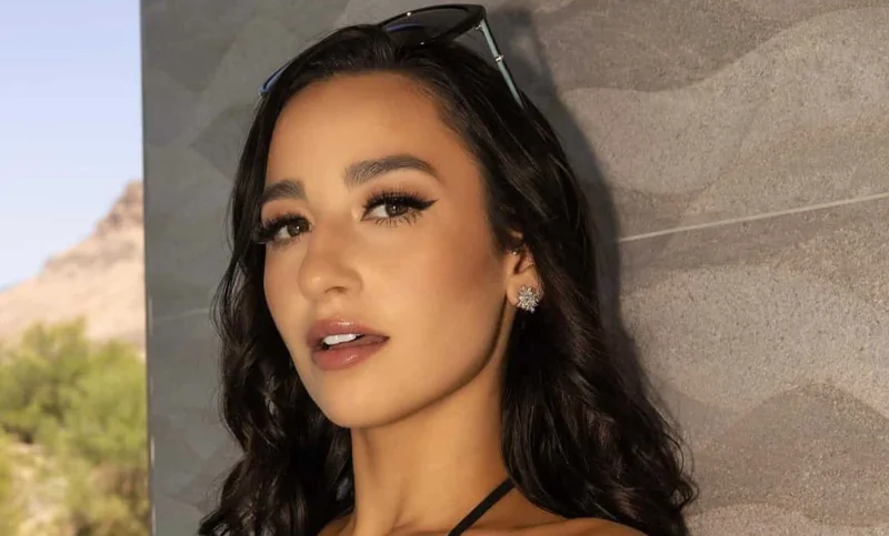 Abella Mariposa OnlyFans creator with minimalist feed