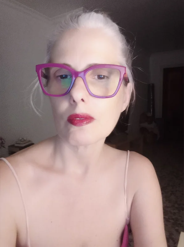 Abrilsantnuriatao OnlyFans creator with educational content