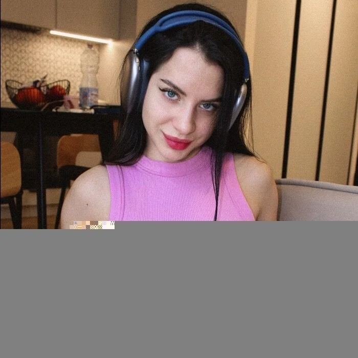 Meri ONLINE NOW OnlyFans pert girl next door