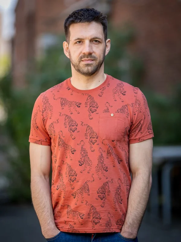 Alex Oak OnlyFans profile with a charming personality