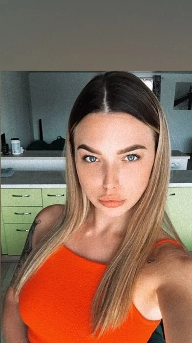 Alina_Xoner OnlyFans profile with sexy content.