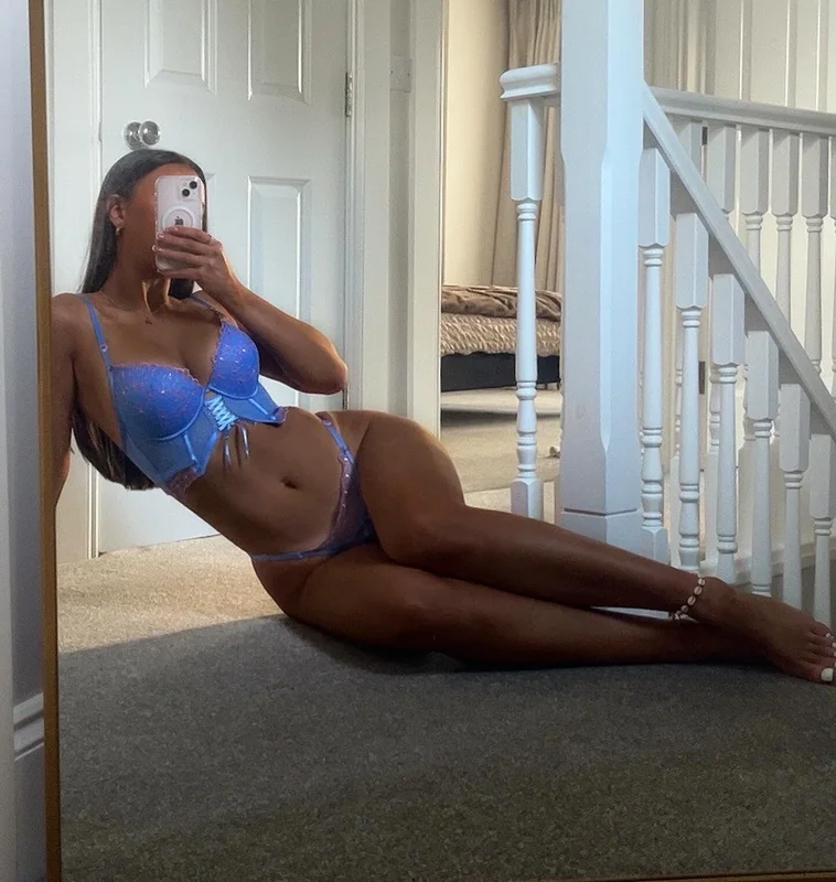 Allana Murphy OnlyFans petite brunette creator