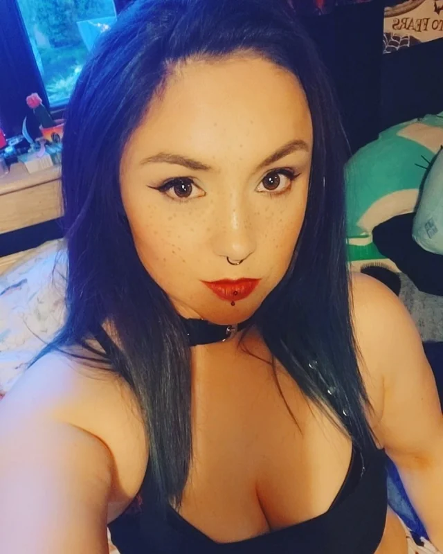 Amorousameliavip profile on OnlyFans Scottish girl