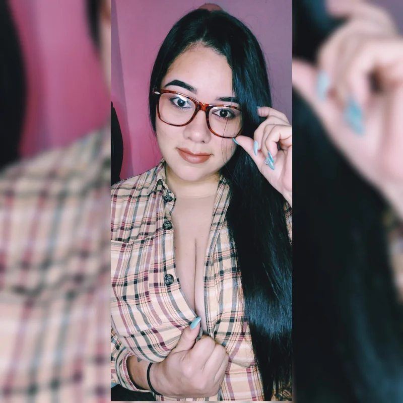 Angee OnlyFans creator with exclusive content
