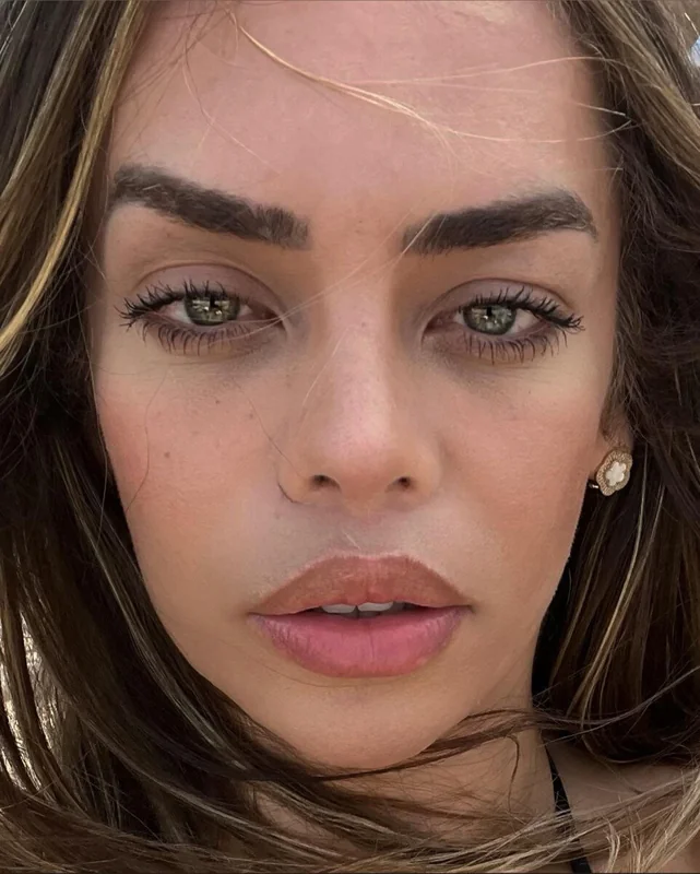 Fernanda on OnlyFans showcasing her special talents
