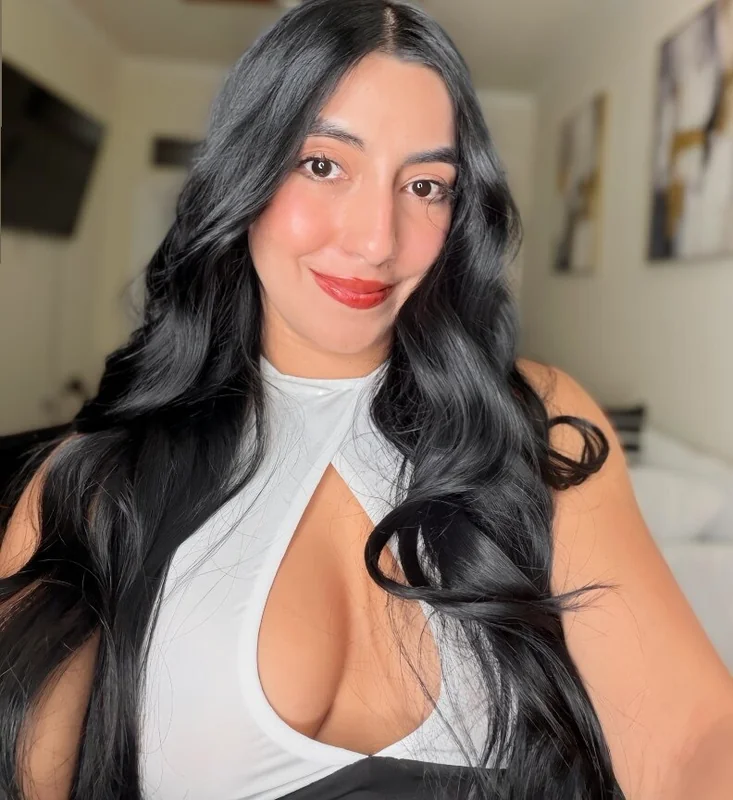 angelessuarez OnlyFans creator with intimate content