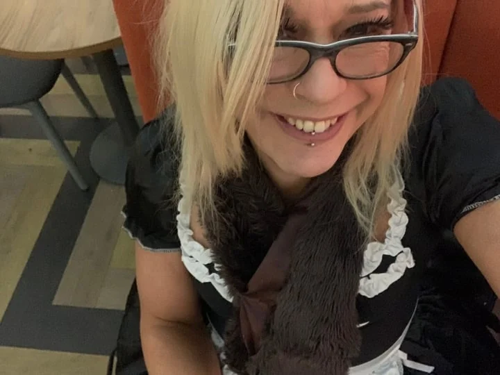 Angelscarlettblack OnlyFans creator with unique content