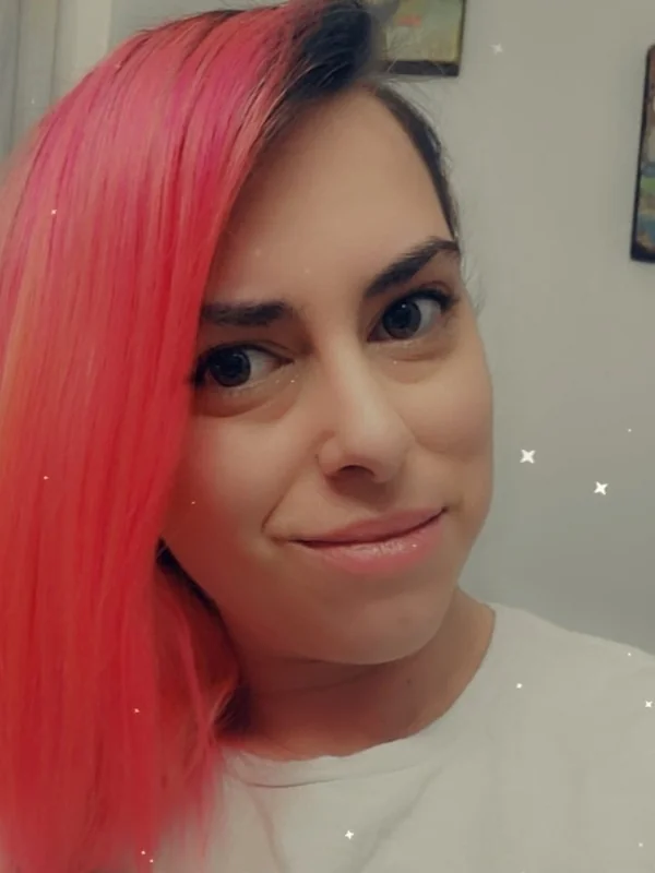 Annabel Lee OnlyFans sexy stoner