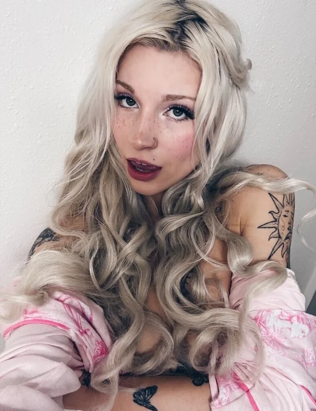 Annieangel18 OnlyFans blonde tattooed creator