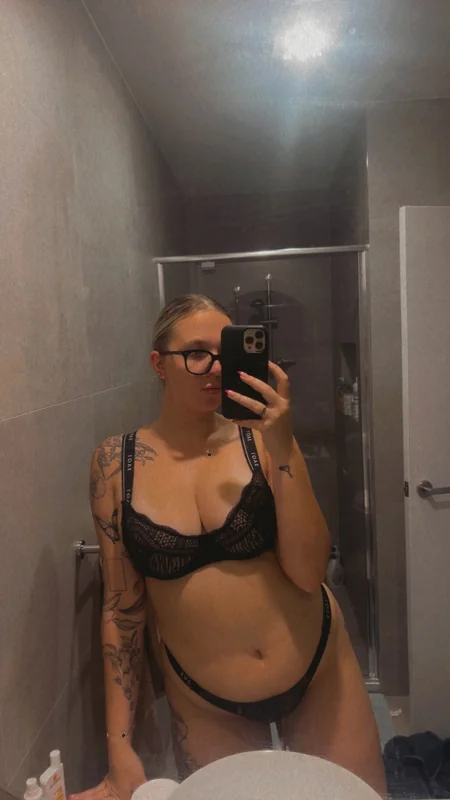 Aria Flowers OnlyFans profile with playful content
