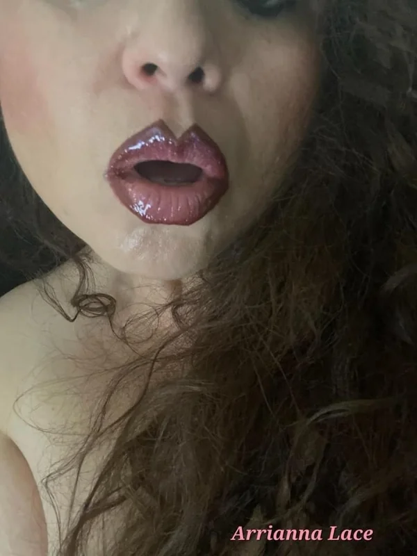 Arrlace OnlyFans brunette beauty