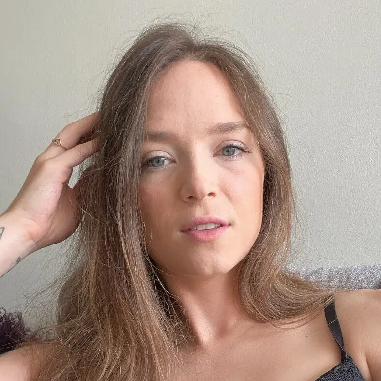 Ashton Faye OnlyFans creator with unique content