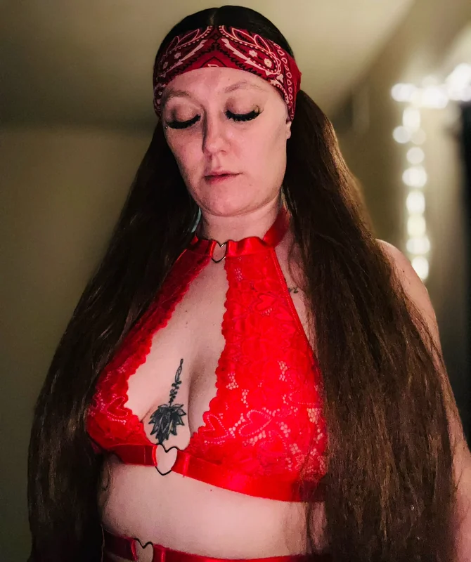 NiNiLove94 OnlyFans nude creator