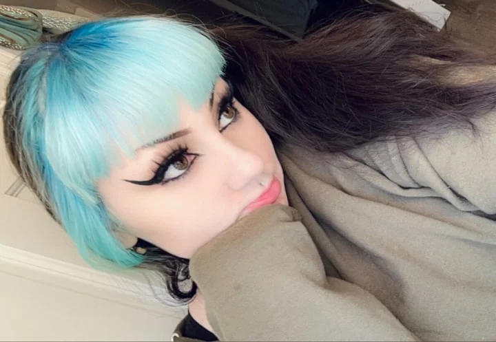 Avamyers OnlyFans creator with a beautiful garden