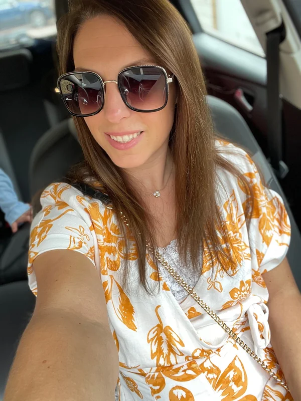 Average UK Mum OnlyFans creator sharing exclusive content