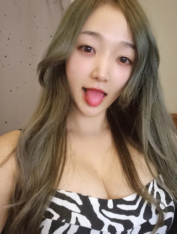 Babbyjiyu OnlyFans creator with sensual content