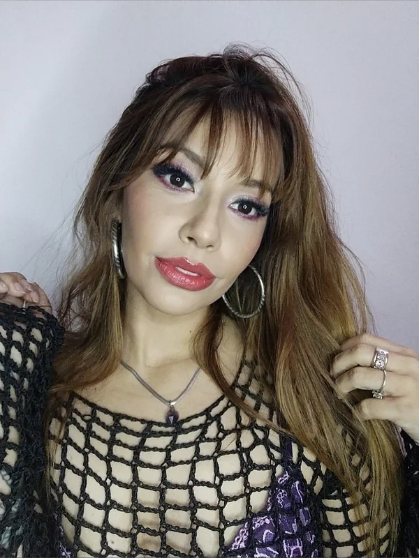 olange OnlyFans Creator with captivating content
