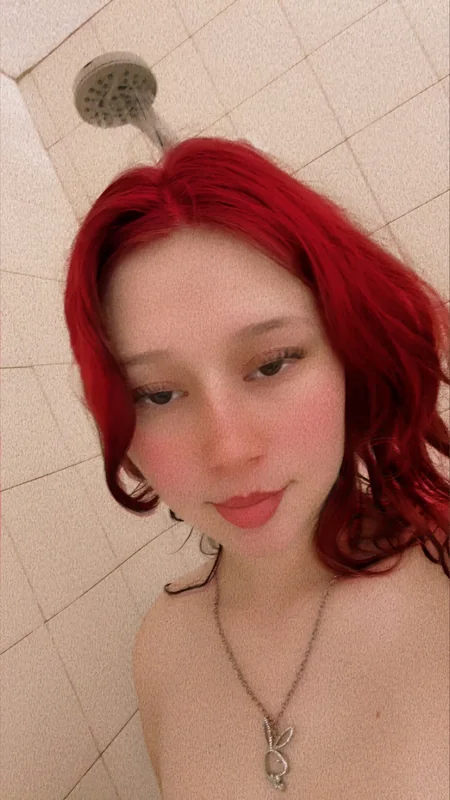 Ariana OnlyFans brunette creator