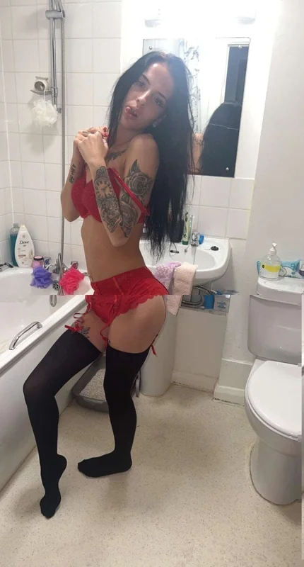 Baddestboo OnlyFans profile with black hair