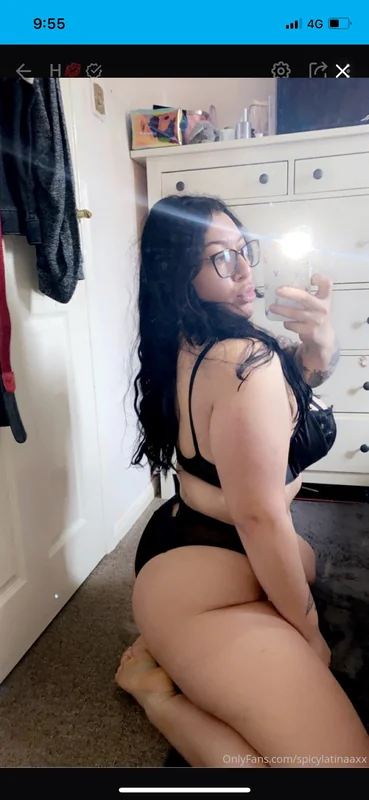 Hπ OnlyFans creator with exclusive content