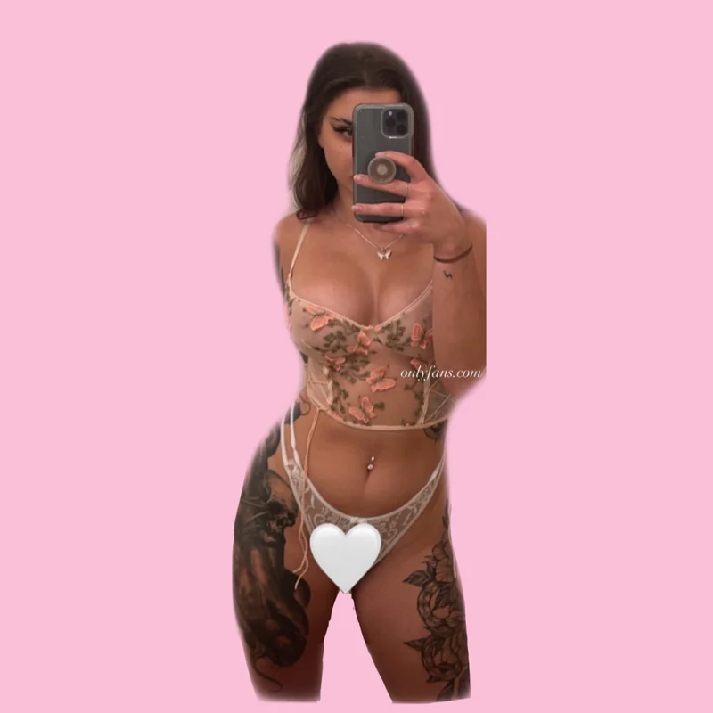 Bailey OnlyFans tattooed streamer and submissive