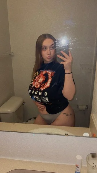 basicallydini OnlyFans confident creator