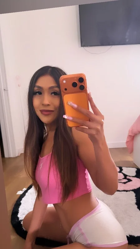 Bbssaraa OnlyFans creator with a shy charm