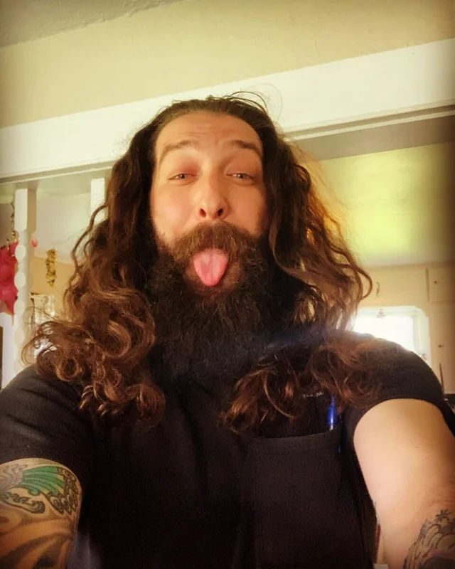 Beatskins OnlyFans tattooed brunette creator