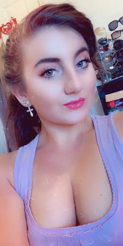 BeccaStar OnlyFans creator with exclusive content
