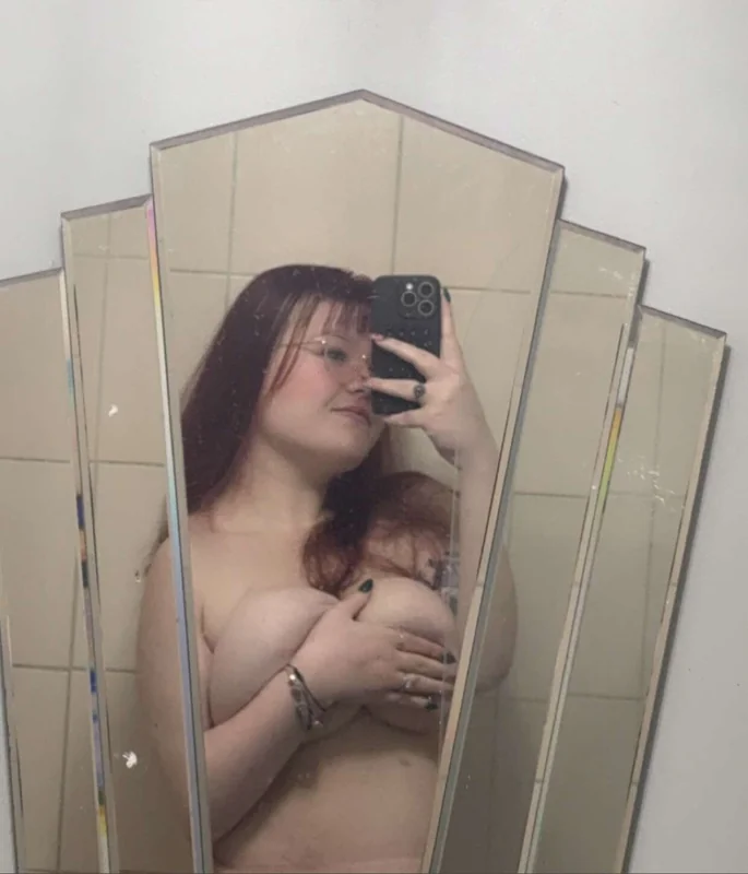Beccii23 OnlyFans plus size creator