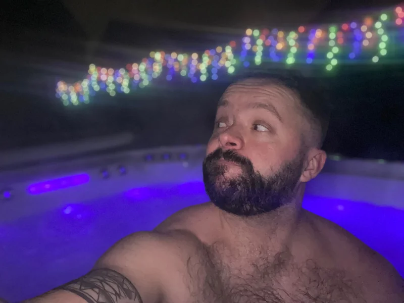 BeeryBeary OnlyFans creator and exhibitionist