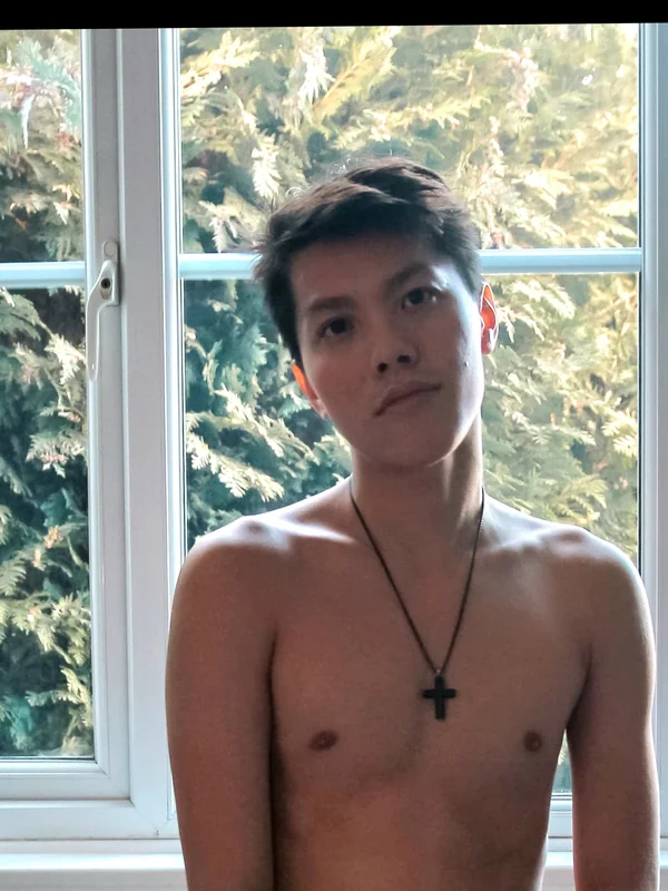 Batherino OnlyFans creator with engaging content
