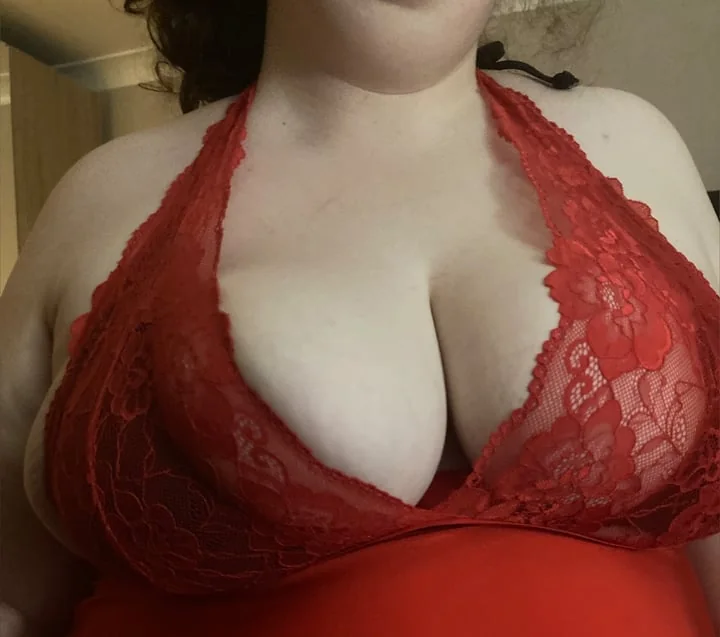 Bellasboobsxxx OnlyFans Curvy Creator