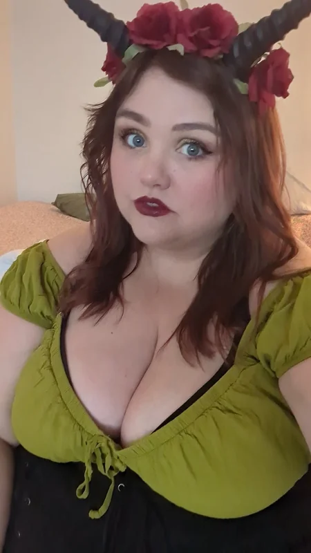 Rachel | Bellyfairy OnlyFans creator sharing engaging content