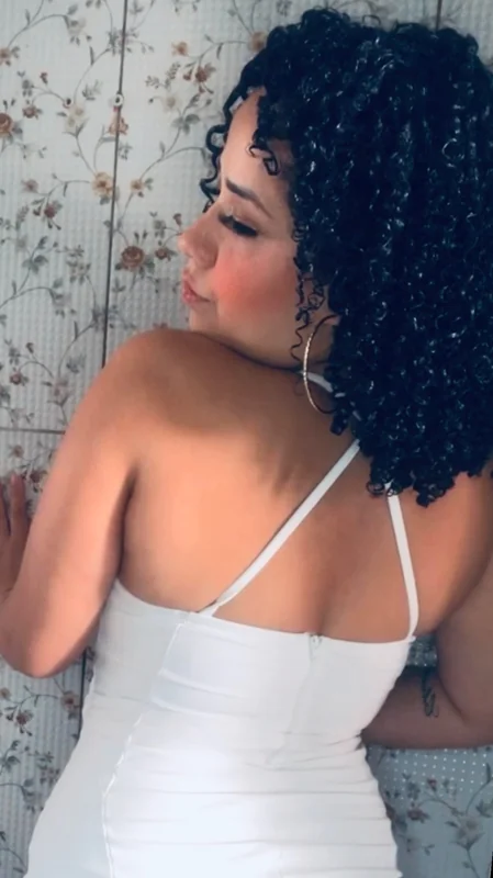 Bell Criis OnlyFans creator with warm personality