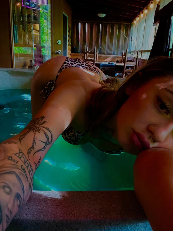 Biddiebb OnlyFans flirty creator