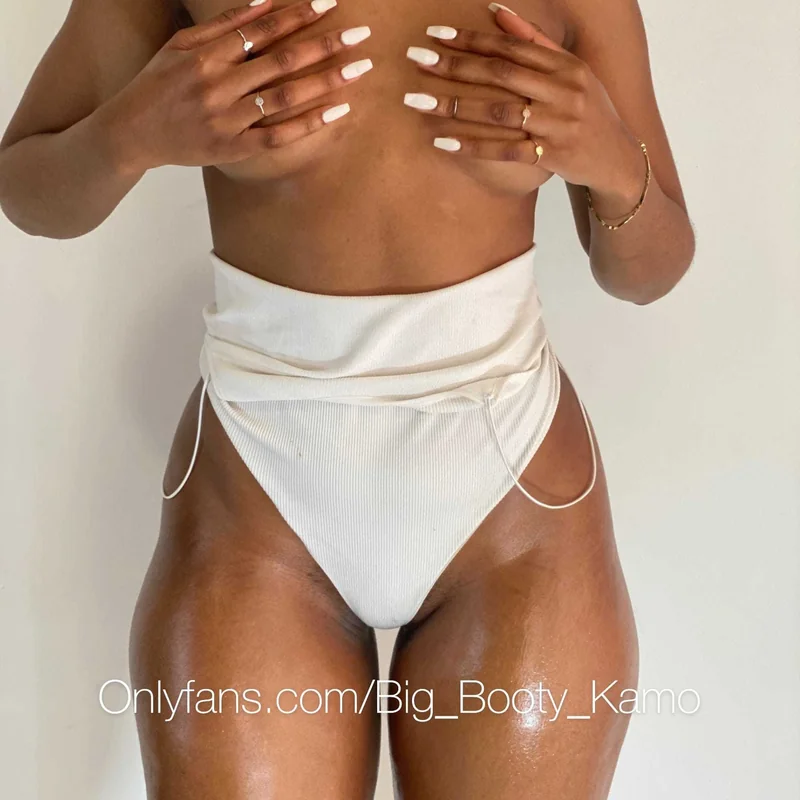 Bigbootykamo OnlyFans profile with natural beauty