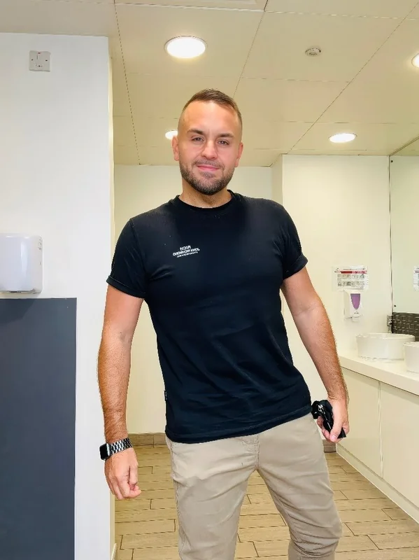 Bigcummeruk OnlyFans creator showcasing personality
