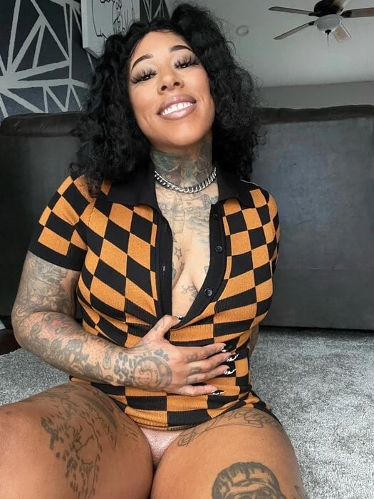 Bigggkrys OnlyFans curvy tattooed creator
