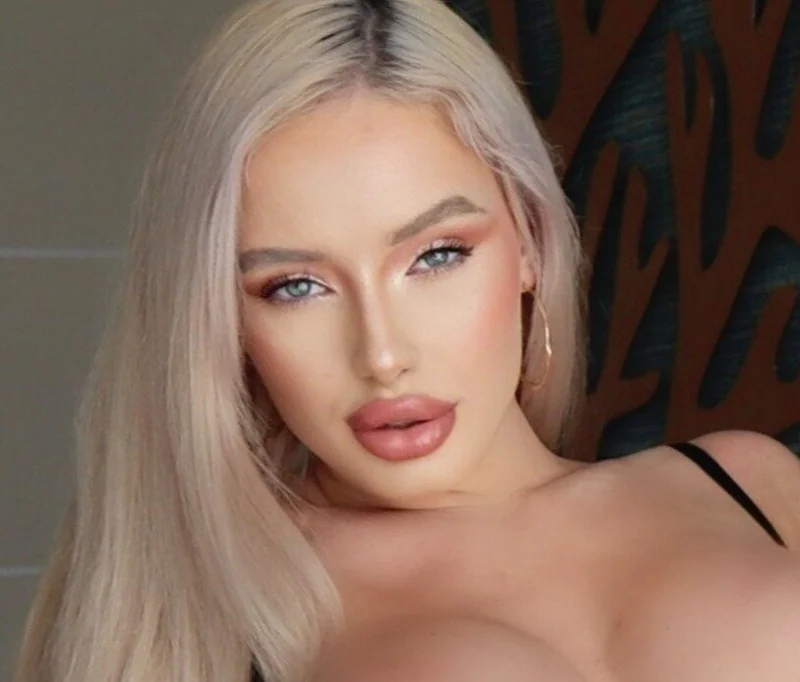 ANNA FREE OnlyFans with exclusive content