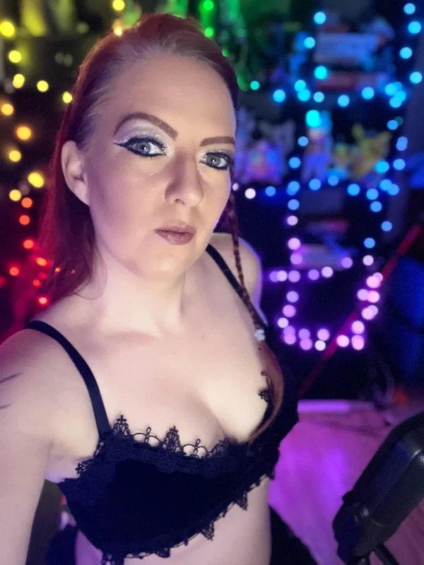 BloodyRandomer OnlyFans DJ streamer and gamer