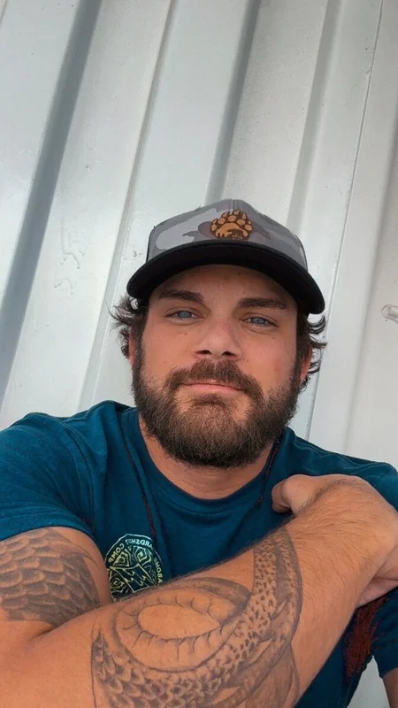 Blue Eyed Jonas OnlyFans Aircraft Mechanic
