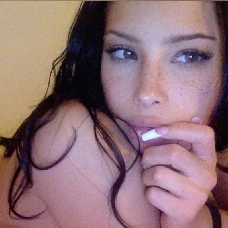 Blushing Blooms OnlyFans florist with romantic content