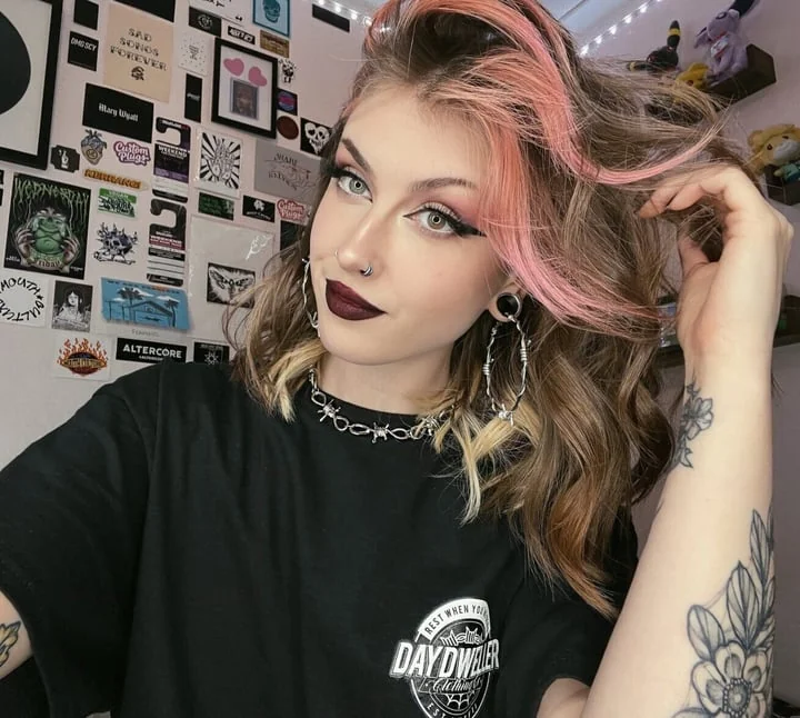 Ellie Grace OnlyFans petite British girl