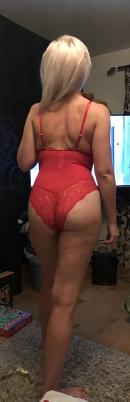 Boredhousewifeuk OnlyFans amateur content creator