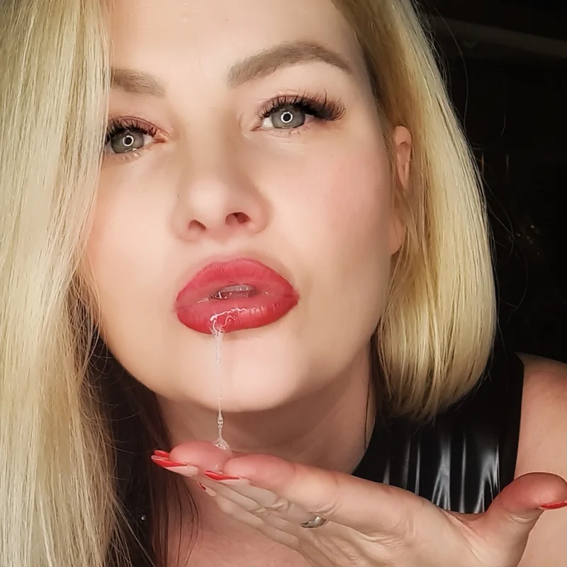 Lady Sara Borgia OnlyFans BDSM creator