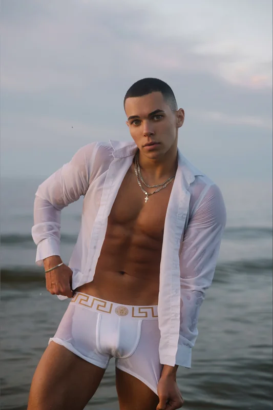 Alex OnlyFans creator with engaging content