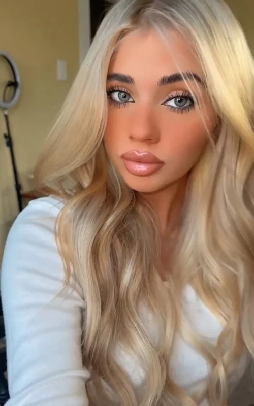 Brattylizz on OnlyFans showcasing her charm